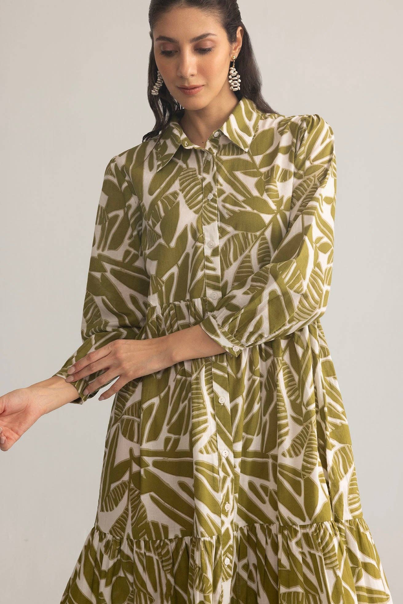 Olivia’s Palm Midi Dress in Olive Green