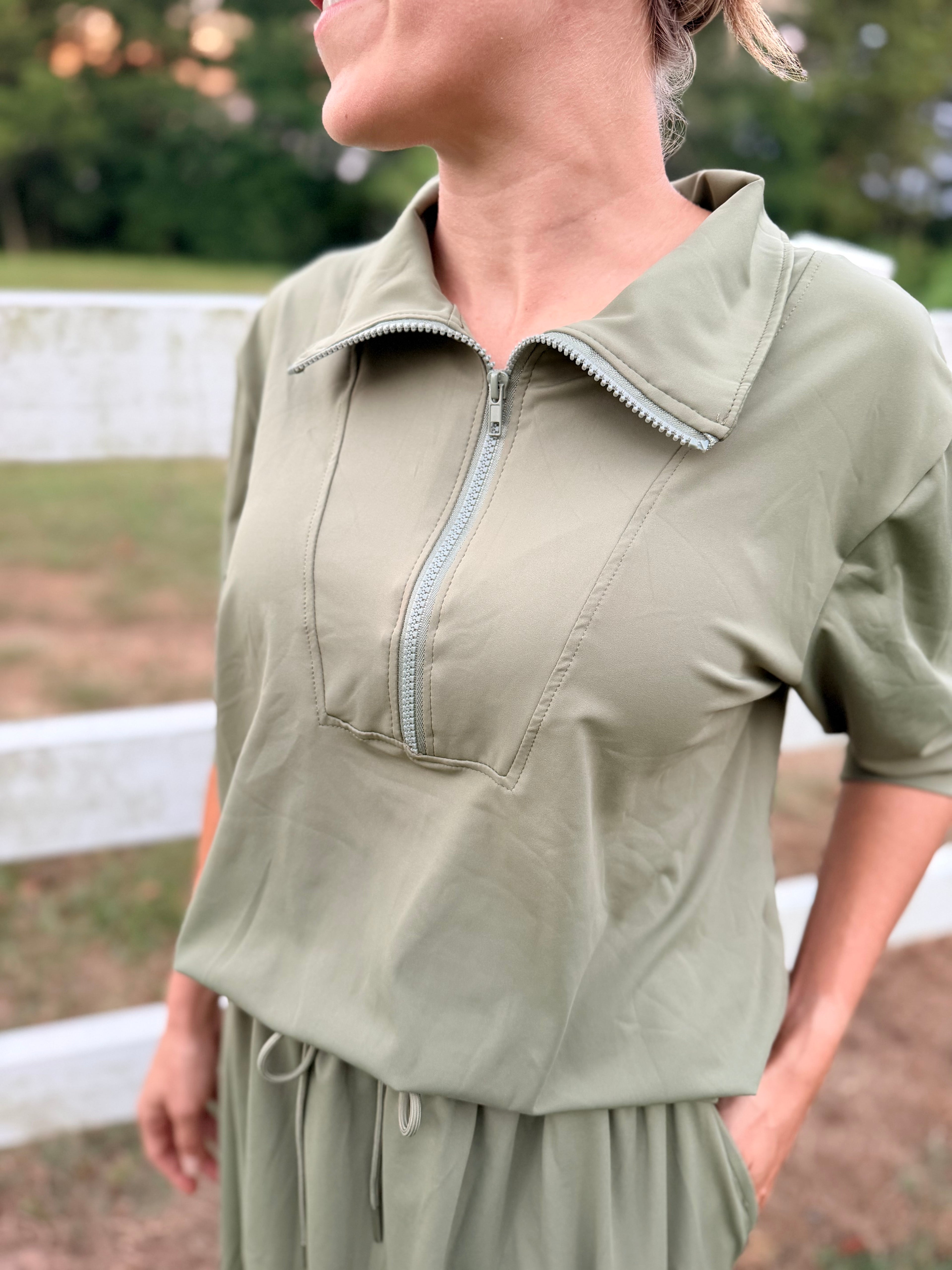 The Raylea Athletic Set
